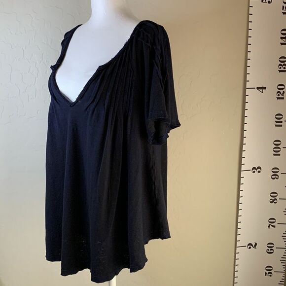 FREE People extra small black V-neck short sleeve top pleated front at bodice - Picture 4 of 14